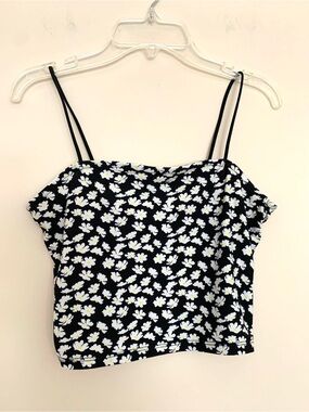 🔸Streetwear Society Women’s Black Floral Top with White and Yellow Daisies